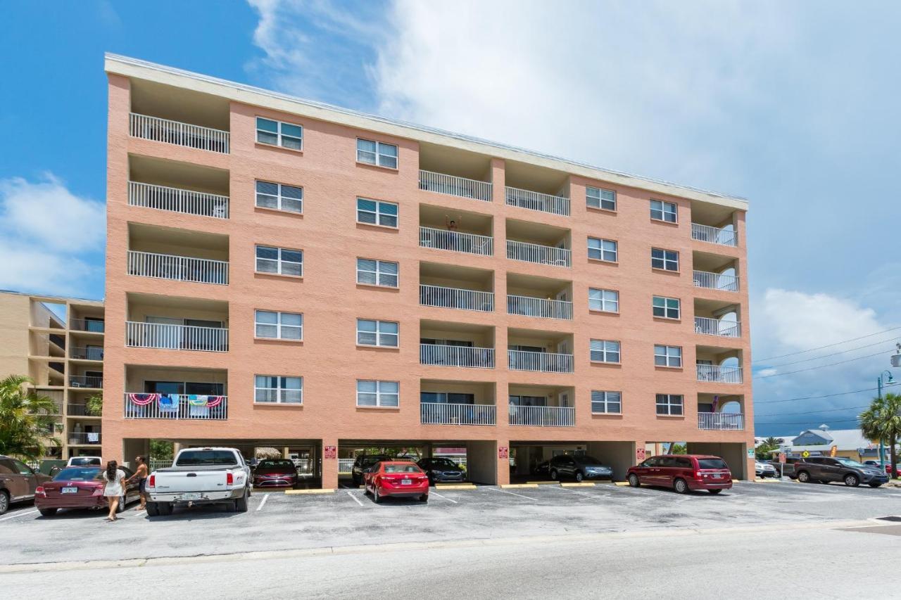 301 Beach Place Condos St. Pete Beach Ngoại thất bức ảnh